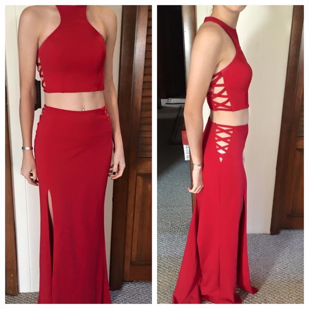 Various prom dresses all size 0 or 1